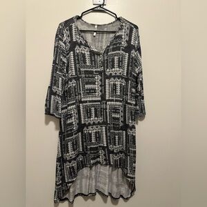 Oversized black and white high end PaoLiNo Beach coverup